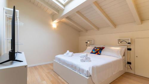 BolognaCentro 9 People Loft Private Lift and Terrace - Photo 3