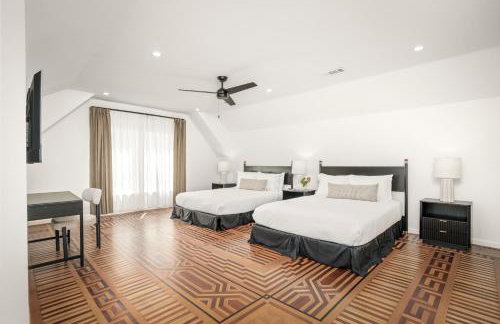 Gated Resort, 2 Homes, 9BR Ensuites, Slps27, Pool - Photo 49