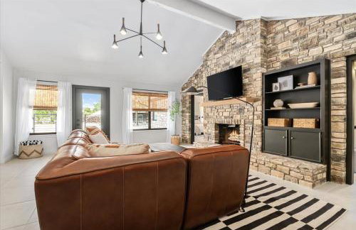 Hot Tub Pool + Firepit + Gameroom ~ Guesthouse - Foto 71