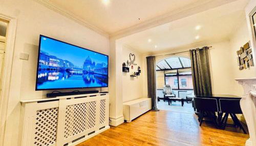 4-Bed Oasis Quiet Culde sac - Foto 5