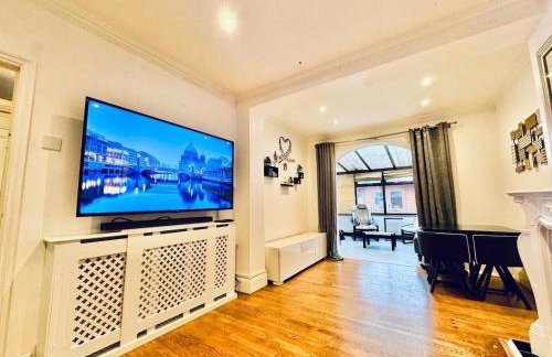 4-Bed Oasis Quiet Culde sac - Foto 5