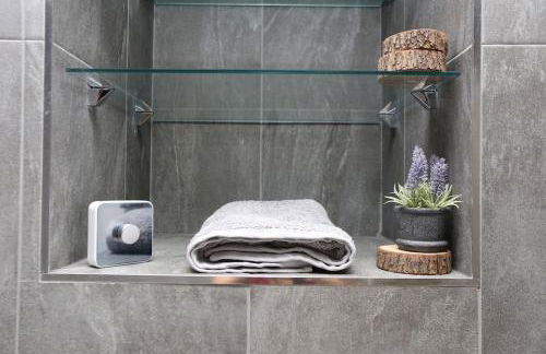 The Hot Tub Townhouse by Holiday Heim - Photo 37