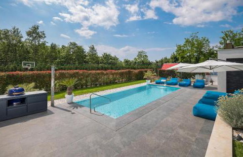 Stunning Home In Sivati - Photo 11