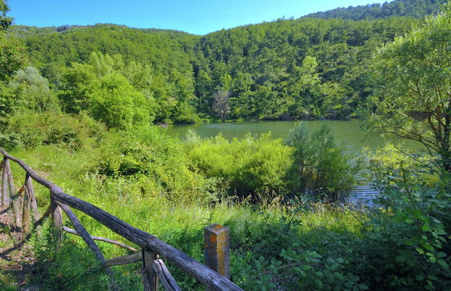 Holiday House with Pool & Large Garden Overlooking Lake near Tuscany - Photo 38