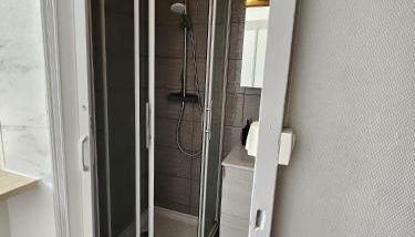 Appartement F2 à Villeurbanne - Foto 2, Shower