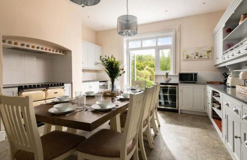 Downwood Vineyard Manor House in Idyllic Countryside - Photo 3