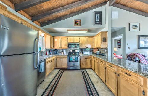 Scenic Hideaway with Deck and Grill about 6 Mi to Ruidoso! - Foto 7