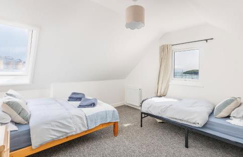 Heart of Cowes - 10 Guests, 200m to Town, Sea View - Photo 11