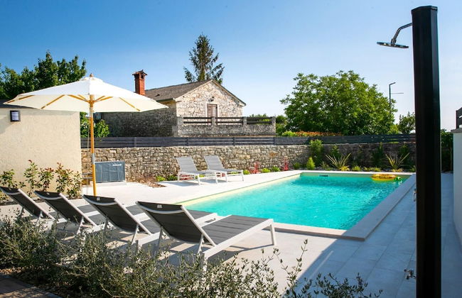 Adorable Holiday Home With Pool and Terrace - Foto 27