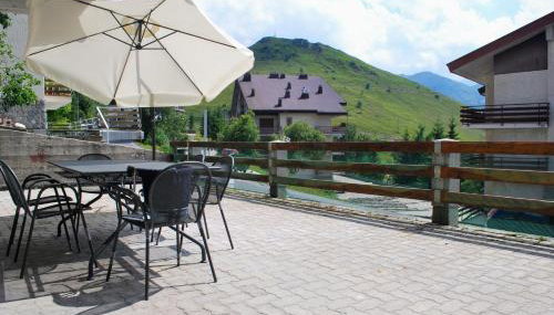 Appartamento 6 ospiti con piscina, 3 camere, box, 2 min piste - Snow Pool Chalet - Foto 2