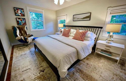 The Sharlene-Hot tub Fenced yard Steps to Douglas - Foto 13