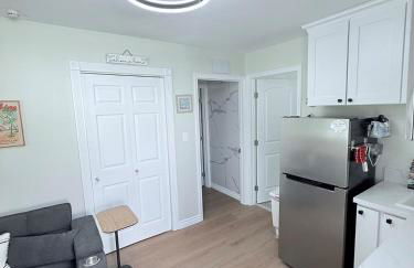 Private 1BR 1BA Suite, Kitchen, Fireplace, Parking - Foto 17