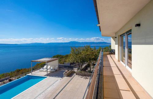 Luxury Villa Oštro with pool & Krk bridge view - Photo 57