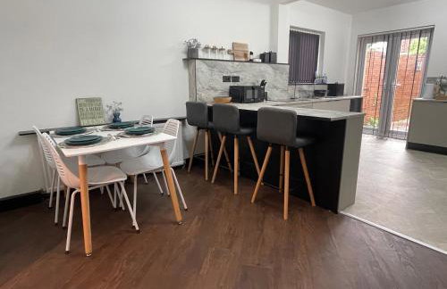 Slick Space for a Standish Stay - Photo 8