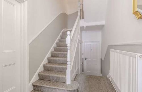 Coastal Apartment 2 Minutes from the Beach & Town Centre - Foto 8