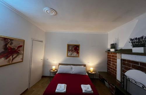 Spacious Apartments 6 Guests - 5 min Airport Ciampino - Train to Rome- LA MAISON - Foto 1
