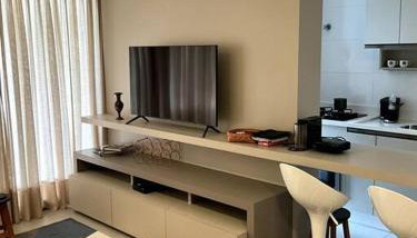 Apto Elegante com Localização Privilegiada e Rooftop incrível - Foto 3