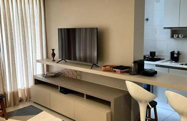 Apto Elegante com Localização Privilegiada e Rooftop incrível - Foto 3