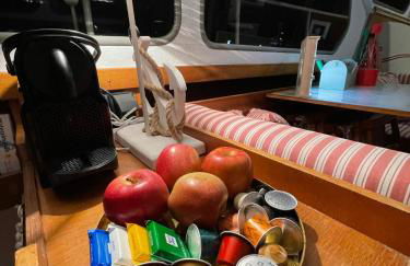 Süsses Motorboot - Bremen Überseestadt - Foto 44