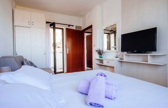 Beautiful Holiday Home in Mali Iz With Pool - Foto 2