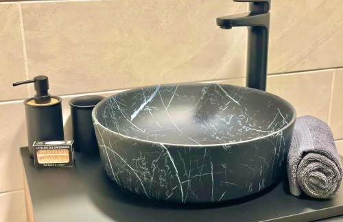 " Studio 5ème Ciel " Vue - Centre Ville - Wifi - Foto 30