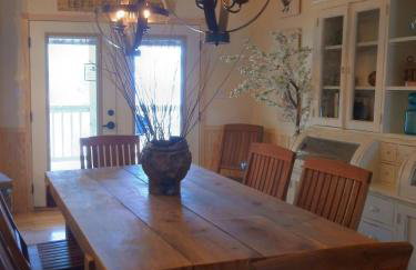 C21, Three bedroom, three bath log-sided, luxury Harbor North cottage with hot tub cottage - Foto 19