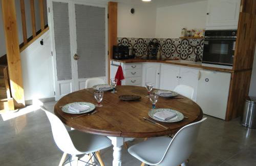 Les charmantes pierres percées - Foto 9