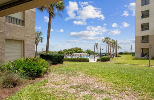 Amelia Surf and Racquet Club Condo - 1st Floor Ocean View - Pools - Tennis Courts - Sleeps 4 - Foto 14