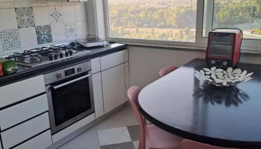 Il Paradiso all'improvviso - Photo 2, stove, minibar