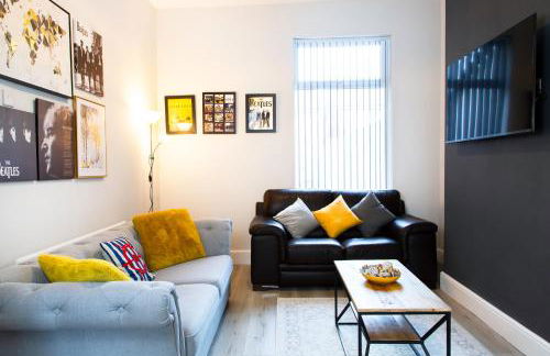 4 Bedrooms Spacious House With 2 Bathrooms Free Parking - sleeps up to 10 guests - Foto 55