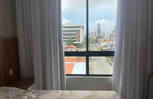 Flat espaçoso e estiloso na Praia do Bessa a uma quadra do mar! - Foto 42
