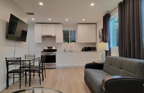 Spacious 2-Bedroom, One and a Half Bath Home in Pico-Robertson Near Beverly Hills and Cedars-Sinai - Foto 12