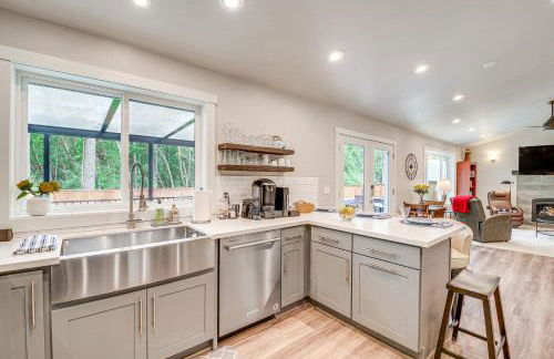 Freeland Retreat - Deck, Fire Pit and Beach Access! - Foto 8