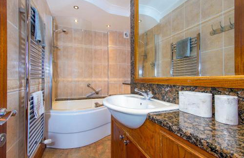 Courtyard Cottage with free onsite parking, garden, short flat walk to town - Foto 14