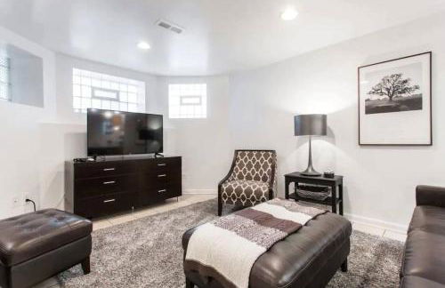 The Wrigleyville Garden 200 Steps to Wrigley-2BR - Foto 8