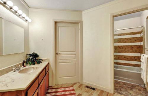 Picturesque Cabin Hot Tub - Foto 19