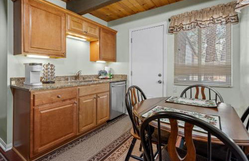 KCs Haven - Relax with the whole family at this peaceful cabin - Foto 6