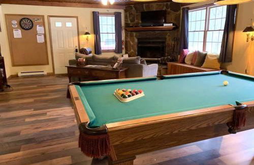 The Game Cabin at Rustic River - Foto 1