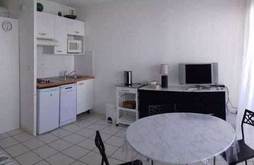 studio idéal couple 2 enfants, bien situé, calme - Foto 6