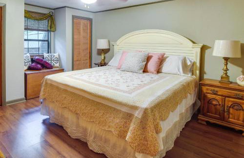 Pet-Friendly Elkins Vacation Rental with Decks! - Foto 9