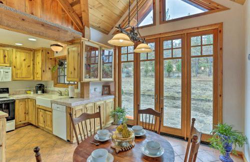 Peaceful Shasta Cascade Getaway on 15-Acre Ranch! - Foto 6