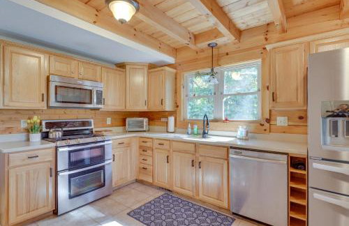 Serene Cabin with Deck and Fire Pit in Blue Ridge Mtns - Foto 7