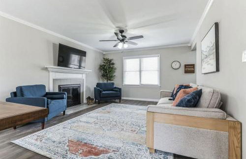 Charming Farmhouse Retreat in Madison AL - Photo 2