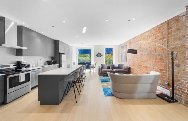 Elegant Suites De La Montagne- Dtwn Mtl - Photo 1