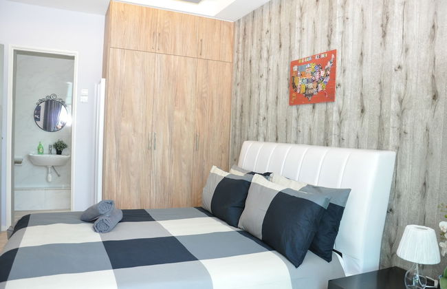 Lawang Suite Apartment With Balcony - Photo 12