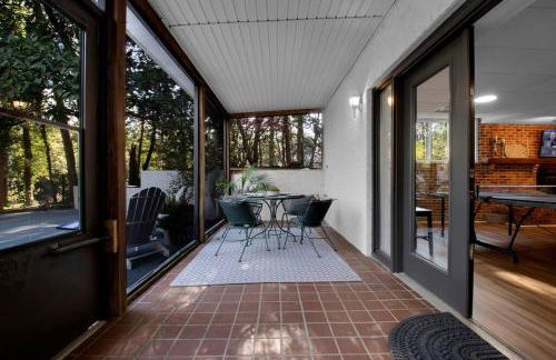 Cozy Retreat near Paris Mtn State Park Sleeps 12 - Foto 66