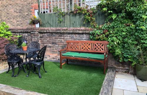 Kristina's Coach House - Foto 9