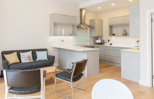 Beautiful 2 bed terrace flat close to Greenwich - Pass the Keys - Photo 51