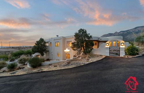 Elena's Sandia Sanctuary - An Irvie Home - Photo 69