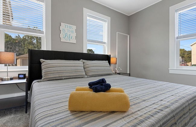 Lazy River Villa - Hottub Fenced Yard Sleeps 11 - Foto 55